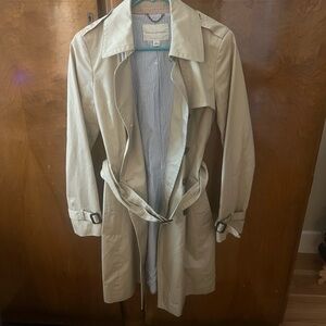 Banana Republic Women's Beige Double-Breasted Trench Coat fully lined